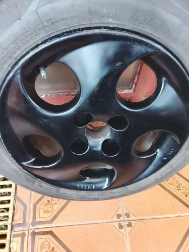 roda 15 Porsche 4x100 Vai com pneus