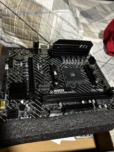 Placa mãe mancer A520m para restaurar ou retirada de peças