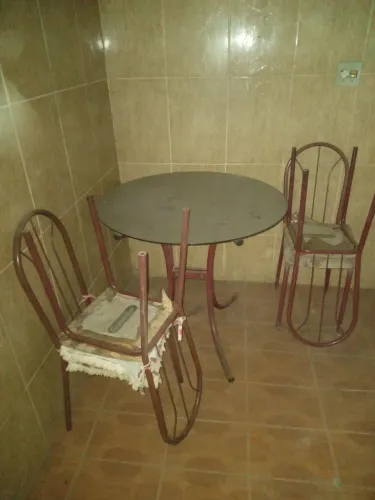 Mesa de jantar de vidro(fumê)