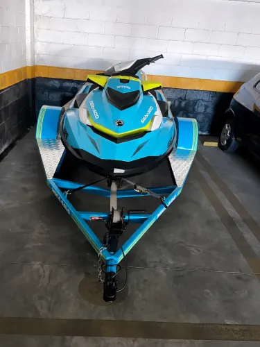 Jet seadoo ano 2013 azul bebê 