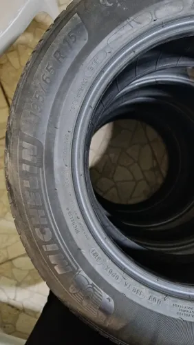 4 pneu Michelin original 195/65 r15 aceito cartão com acréscimo da maquineta.