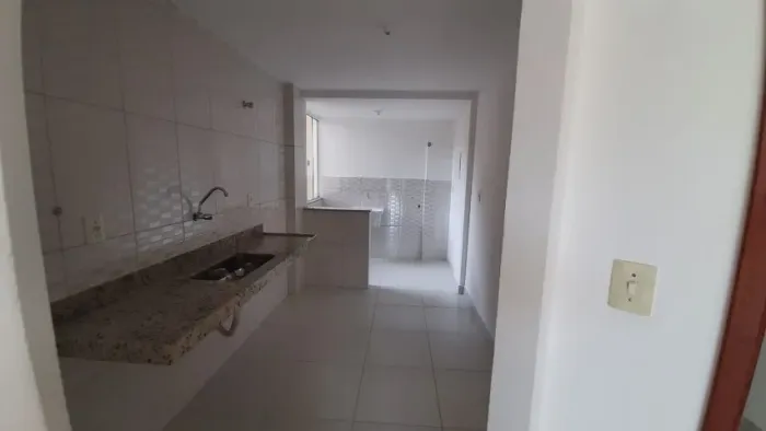 Apartamento ( 2 Qtos com suíte) e varanda e vaga de garagem na Estância de Pendotiba