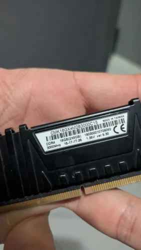 Memória RAM DDR4 Corsair vengeance 2x16GB (32 GB TOTAL) 3000mhz
