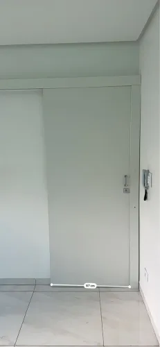 Porta de Correr MDF Branca com Portal e Fechadura - 2,15 x 87 cm