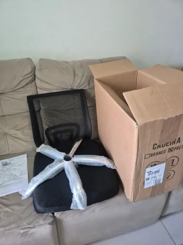 Cadeira de escritório nova