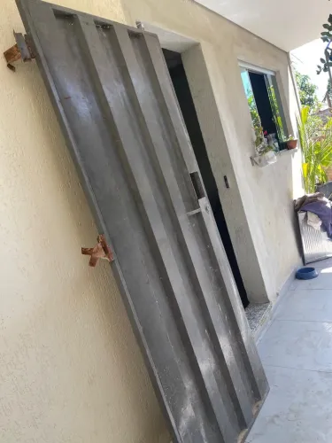 Vende se portão porta e janela