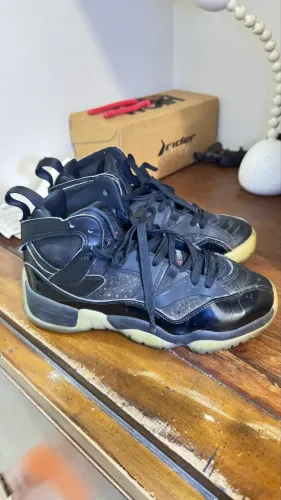 Nike Jordan Jumpman Two Trey