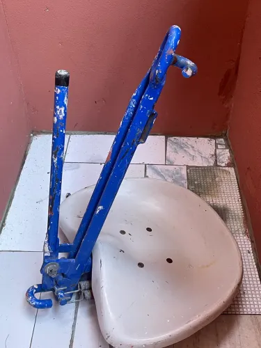 Cadeirinha suspensa para pintura 