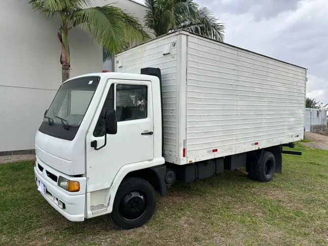 Caminhão Agrale 3/4 DX 7000 Baú