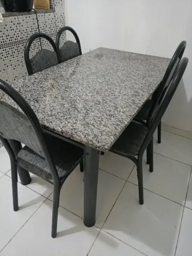 Mesa Com pedra de mármore 6 cadeiras