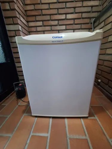 Frigobar Consul Compacto 80 Litros - Branco 220V (Funcionando Perfeitamente)