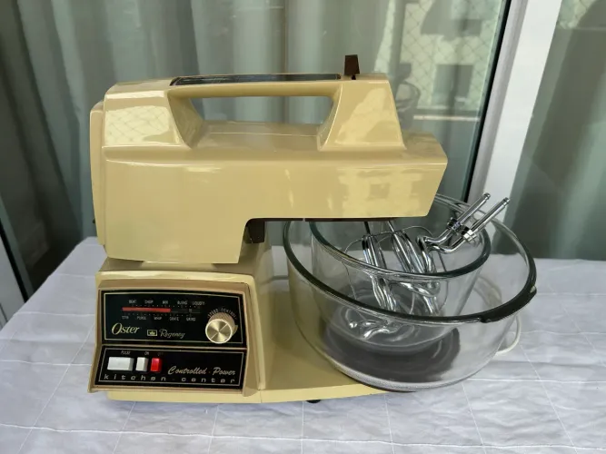 Batedeira vintage OSTER