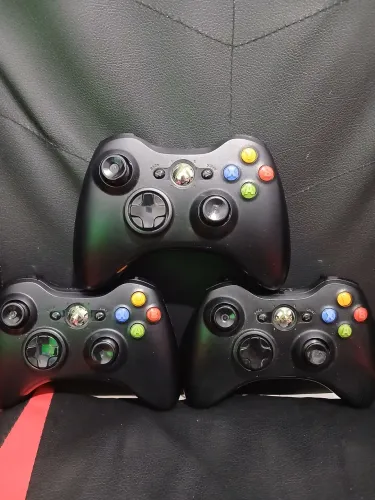 Lote controles xbox 360 (leia o anúncio)