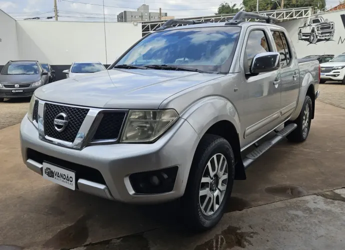 Nissan Frontier SL CD 4X4 2.5tb Diesel AUT 2014