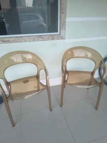Cadeiras de acrílico