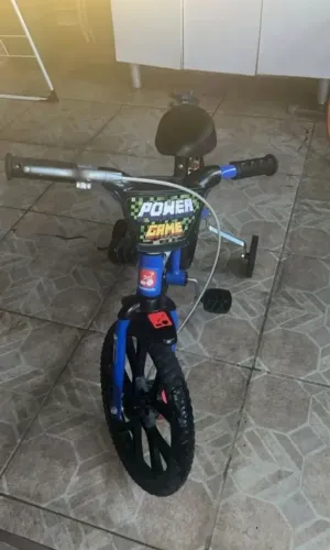 Bicicleta infantil masculina Semi nova