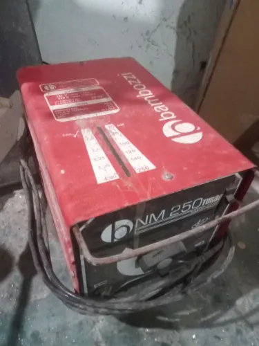 Máquina de soldar bombozzi