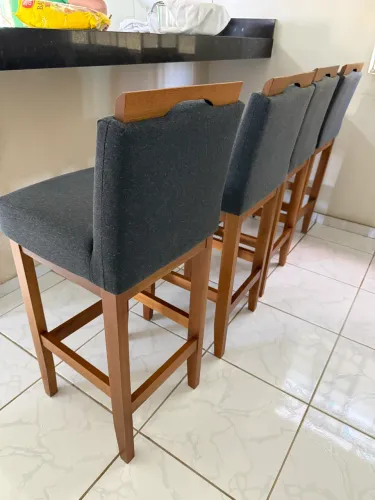 Kit 4 Banquetas Altas Madeira Maciça Estofada Assento Alto