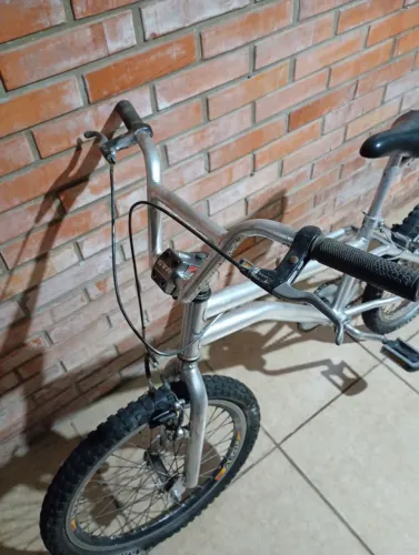 Bicicleta BMX aro 20