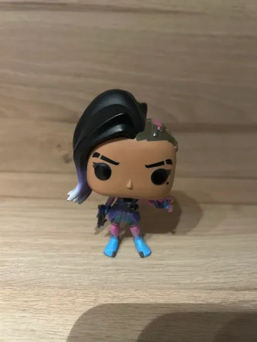 FUNKO POP SOMBRA OVERWATCH
