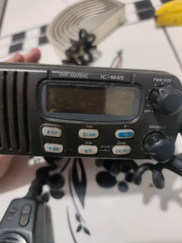 Radio vhf canal 16 usado