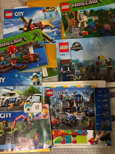 Lote 8 sets LEGO Original + Manuais City, Minecraft, Jurassic World, Creator