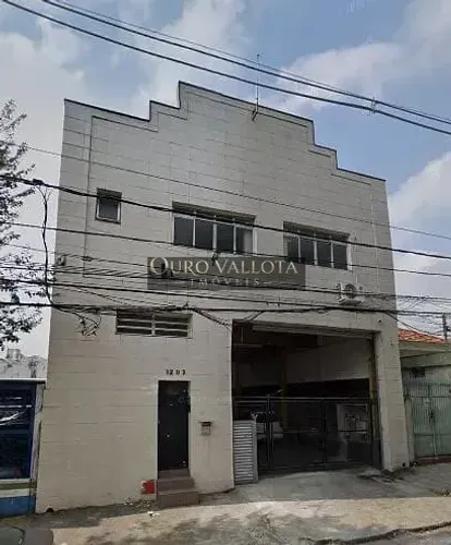 Terreno com 1.090m²