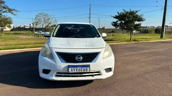 Nissan Versa SV 1.6 16V Flex Fuel 4P Mec. 2014