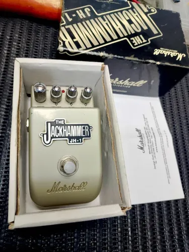 Pedal de Overdrive e Distorção Marshall JH-1 The Jackhammer para guitarra