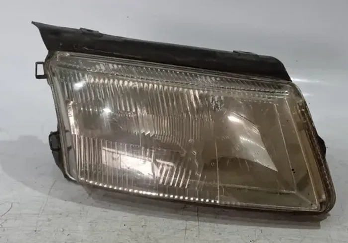 Farol Direito Passat B5 1997 1998 1999 2000  Direito