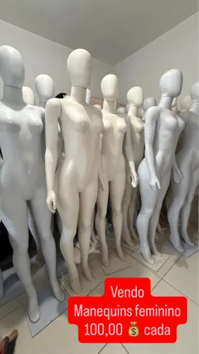 Manequins, cabides