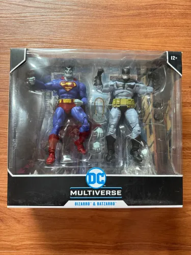Bizarro e batzarro multiverse