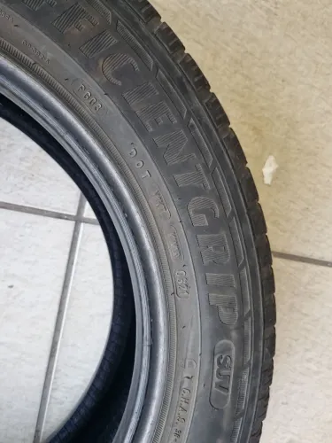 Pneu 215/60/17