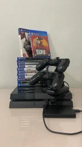 PlayStation 4 Fat + 2 controles + 12 Jogos (mídia física) + HD Externo 1TB