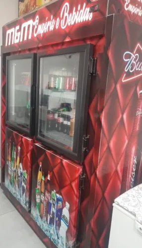 Câmara fria de 4 portas medidas de 1,70L X 2,20A X 0,70P