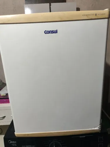 Frigobar Consul compacto 80 litros