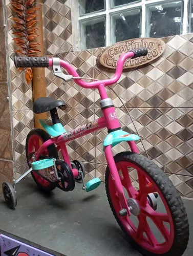 Bicicleta infantil com rodinha da lol