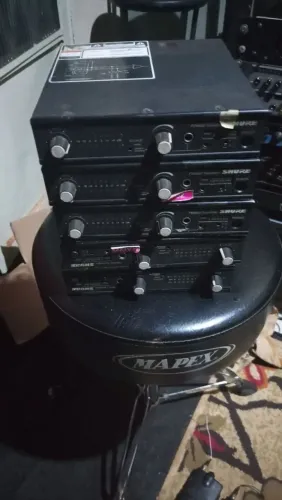Vendo 5 monitor de fone de ouvido da shure/  com os transmissores