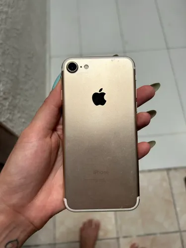 iPhone 7 Gold 32GB - Usado em Bom Estado