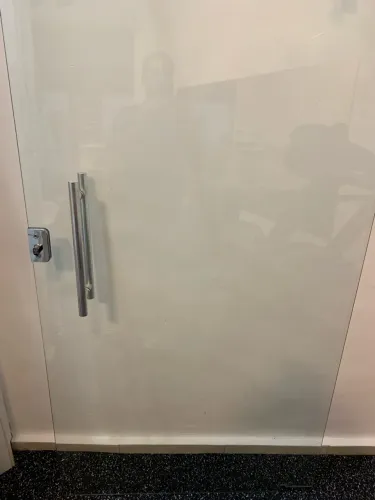 Vendo Porta de Vidro Pivotante