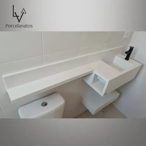 Pia de porcelanato esculpido com porta papel e prateleira 130x35cm