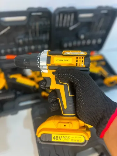 PARAFUSADEIRA/FURADEIRA 48V 2 BATERIAS COM MALETA E ACESSÓRIOS