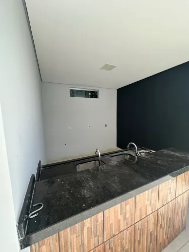 Aluguel. Casa 2 quartos sendo 1 suíte master. Cidade Satélite. 