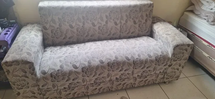 Sofa bem conservado
