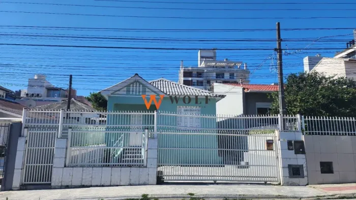 Casa 4 Dormitórios Centro de Florianópolis para alugar