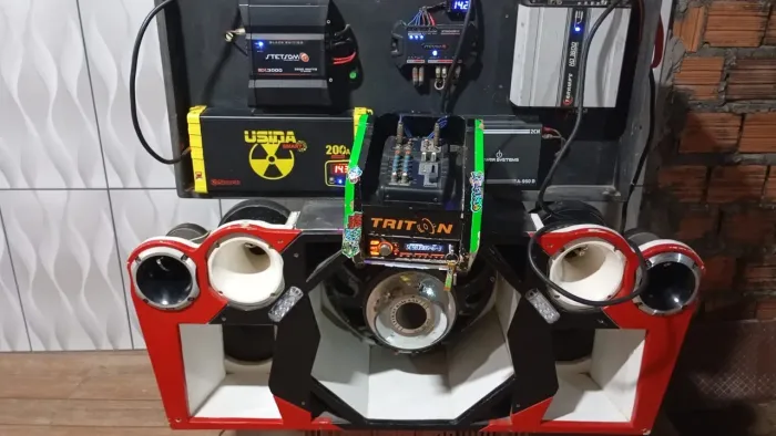 Caixa de som automotivo