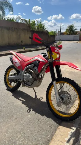 Crf 250f 2024 muito nova