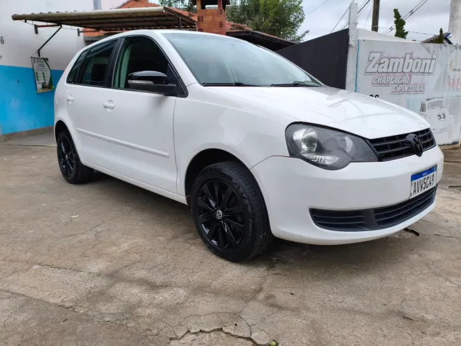 Volkswagen Polo 1.6 Mi/s.ouro 1.6 MI Tot.flex 8V 5P 2013