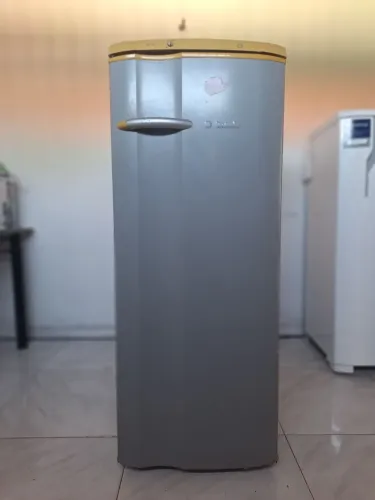 Geladeira Electrolux Antiga - Para Conserto ou Aproveitamento