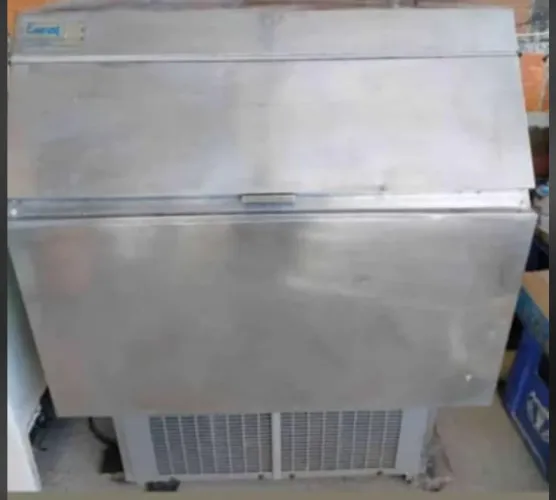 VENDO MAQUNA DE FABRICAR GELO EVERESTE